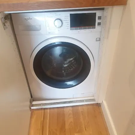 Amazing 2 Bed 2 Bath Apartment City Centre Free Secure Parking Cardiff Exterior photo
