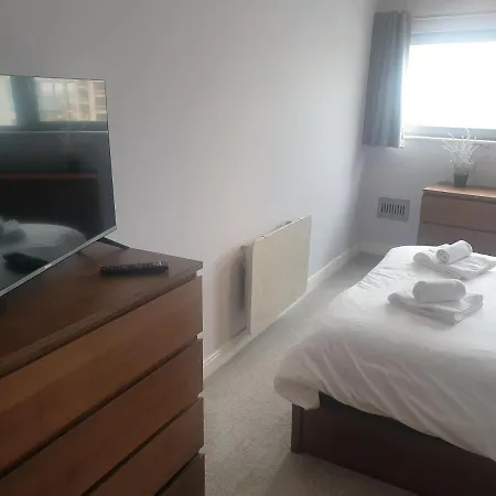 Amazing 2 Bed 2 Bath Apartment City Centre Free Secure Parking Cardiff Exterior photo