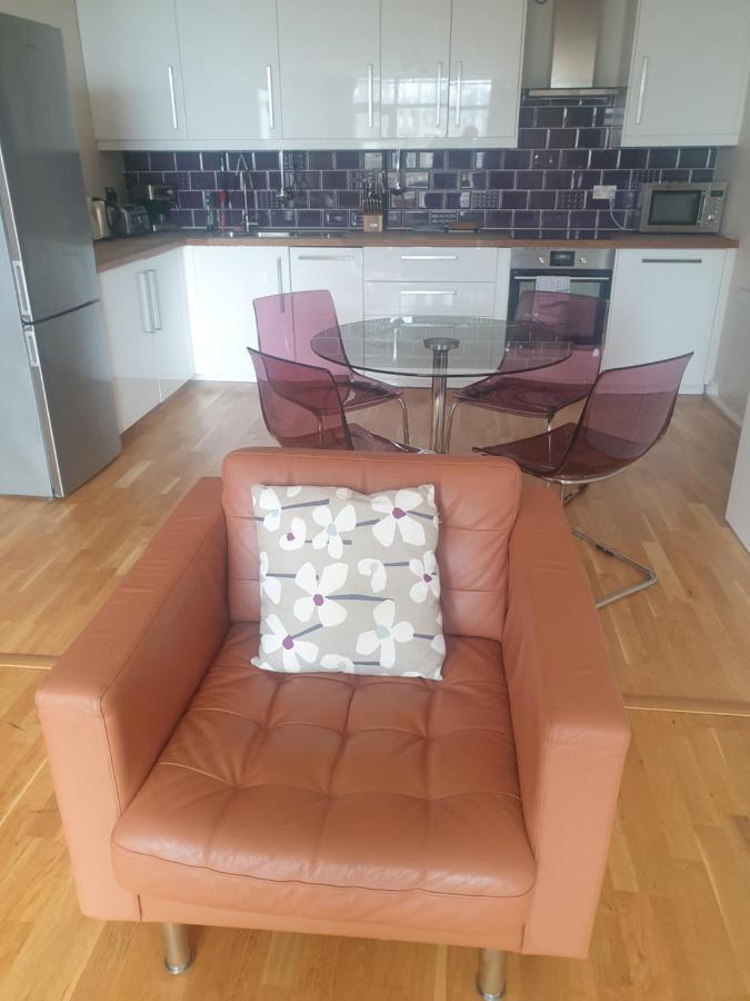 Amazing 2 Bed 2 Bath Centre Free Secure Parking Apartment Cardiff