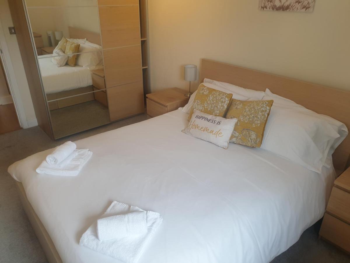 Amazing 2 Bed 2 Bath Centre Free Secure Parking * Cardiff