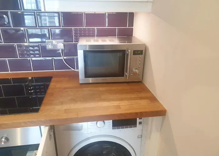 Amazing 2 Bed 2 Bath Apartment City Centre Free Secure Parking
